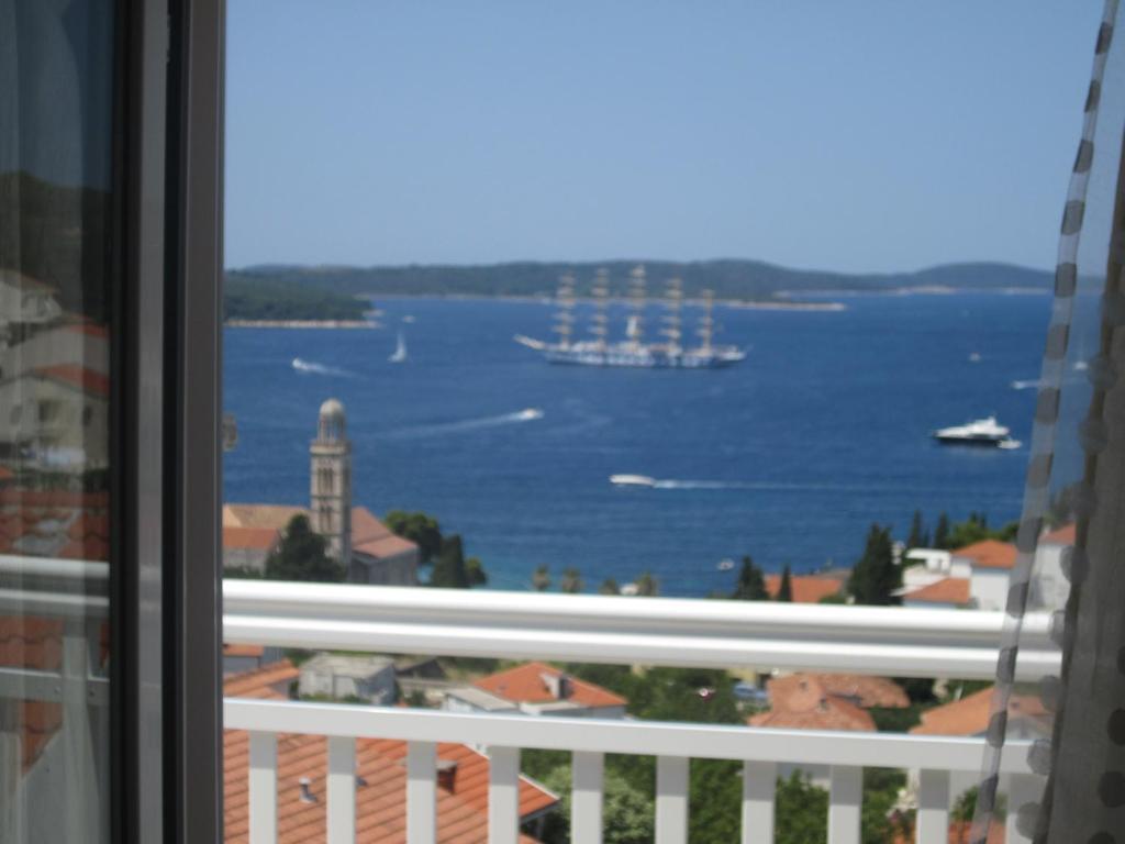 Kresic Apartment Hvar Town